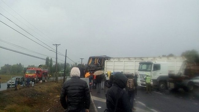 Choque múltiple dejó ocho personas heridas en la Ruta 5 Sur