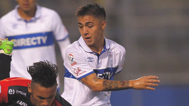 Mario Salas movió las fichas en el mediocampo de la UC para el clásico universitario