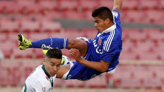 Benjamín Vidal asomó como opción en la defensa de la U para jugar ante la UC