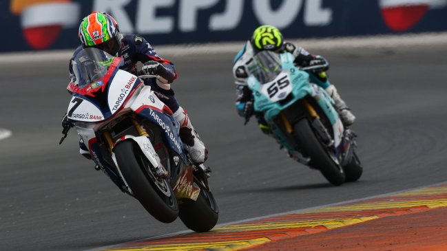 Maxi Scheib hizo historia para el motociclismo chileno tras ganar fecha en Superbike europeo