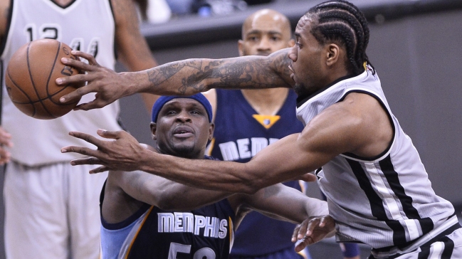 Kawhi Leonard comandó el primer triunfo de los Spurs en play-offs