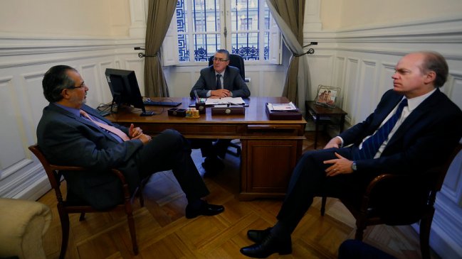 Patricio Walker solicitó envío de ayuda humanitaria a Venezuela