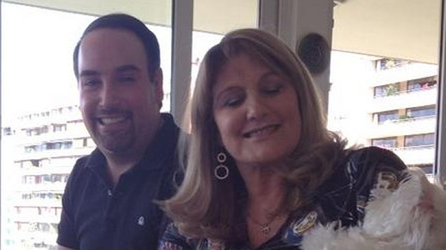 Madre de Alberto Chang fue detenida en el aeropuerto de Santiago