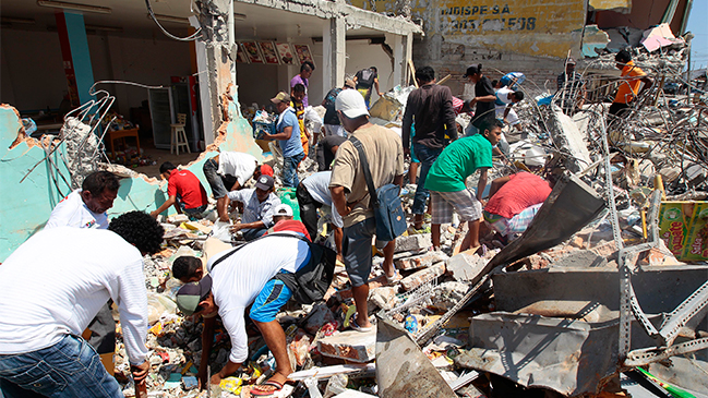 Las cifras de la tragedia: Terremoto en Ecuador deja 480 muertos y 231 desaparecidos