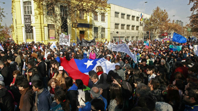 Parlamentarios llaman a Confech a postergar marcha por funerales de Patricio Aylwin