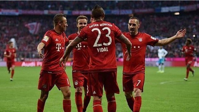 Arbitro que cobró penal tras simulación de Vidal se disculpó por su error