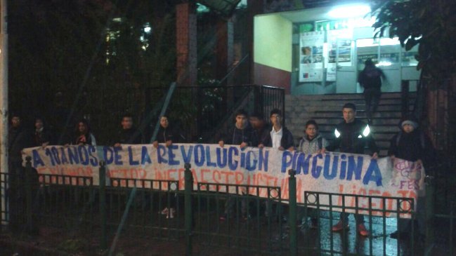 Secundarios toman un conjunto de colegios en víspera de marcha estudiantil