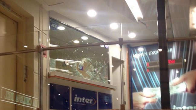 Encapuchados robaron casa de cambio en Mall Parque Arauco