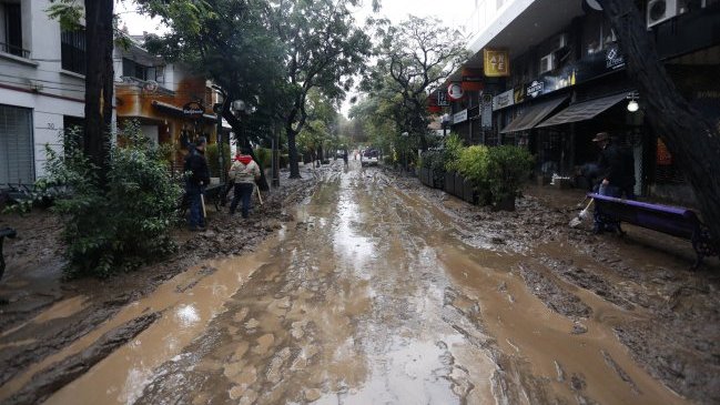 Alcaldesa de Providencia anunció demanda por salida del río Mapocho