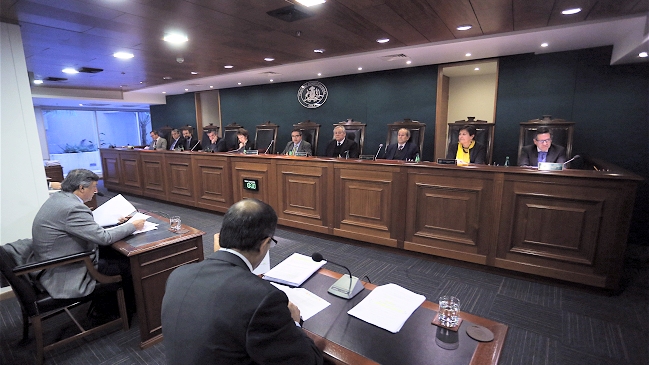 Gobierno y oposición se enfrentan en el TC en jornada clave por la reforma laboral