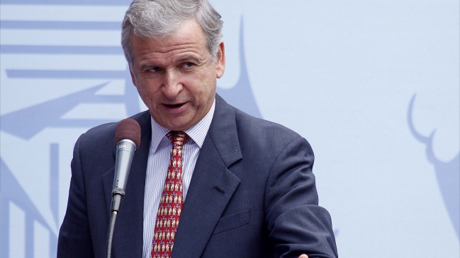 Felipe Larraín por desempleo: Hay que buscar las razones fundamentales en Chile