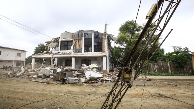 Autoridades elevaron a 659 los muertos por terremoto en Ecuador