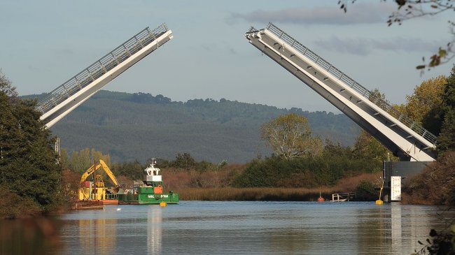 Puente Cau Cau: Senador PS acusó 