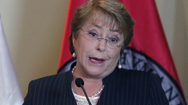Washington Post menciona a Bachelet entre líderes salpicados por la corrupción