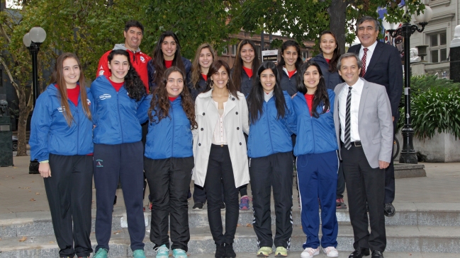 Selecciones femeninas recibieron reconocimiento por sus clasificaciones mundialistas