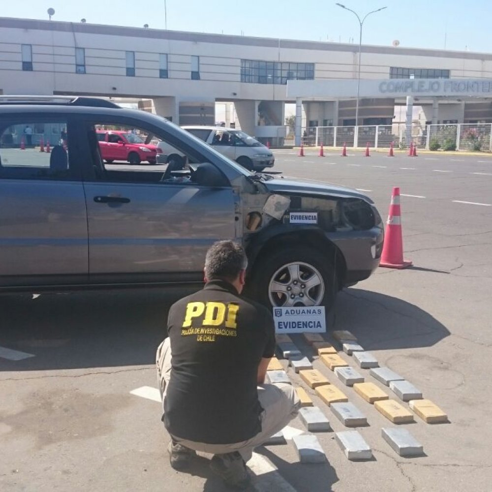 PDI detuvo en Arica hombre que transportaba 821 millones en droga