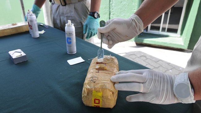 Carabineros detuvo en La Cisterna a cuatro sujetos por tráfico de cocaína