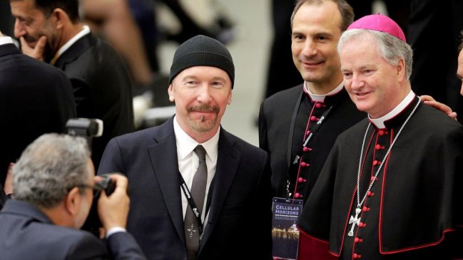 Guitarrista de U2 tocó en la Capilla Sixtina del Vaticano