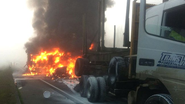 Camionero murió calcinado tras choque múltiple en medio de protesta de pescadores