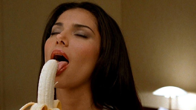 China prohíbe vídeos de gente comiendo plátanos de forma seductora