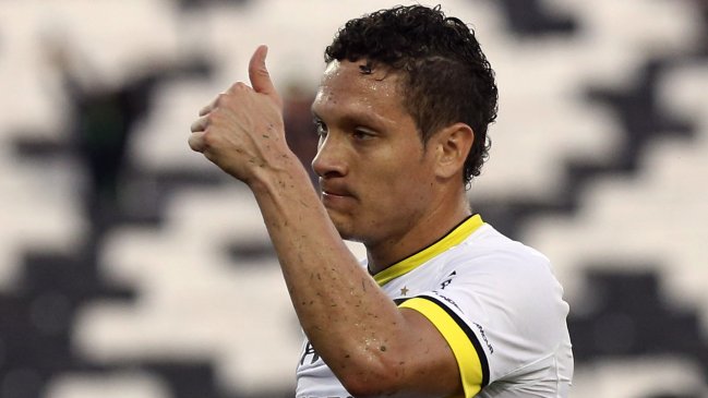 Representante de Javier Reina negó cláusula de minutos del jugador en Colo Colo