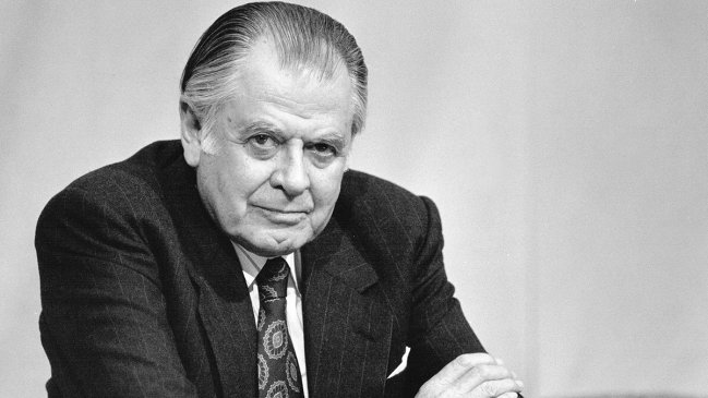 Diputados DC presentaron proyecto para construir monumento al ex Presidente Aylwin