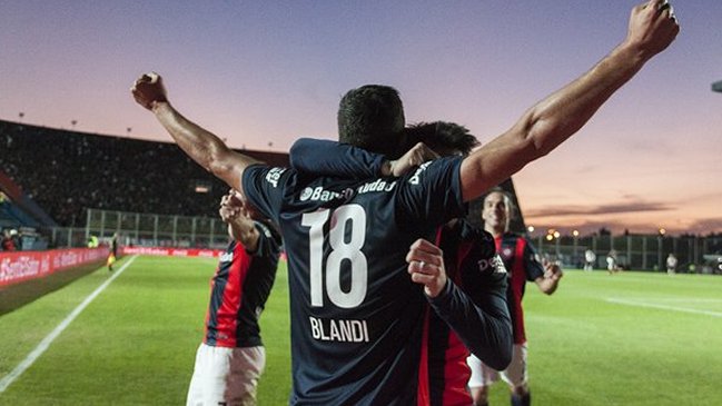 San Lorenzo venció a River Plate y alcanzó a Godoy Cruz en el liderato