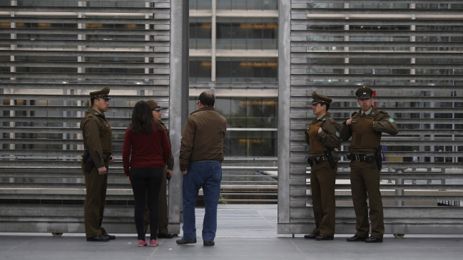 Aviso de bomba obligó a evacuar el Centro de Justicia de Santiago
