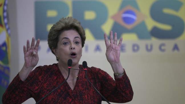 Rousseff: Estoy cansada de los desleales y los traidores, pero no de luchar
