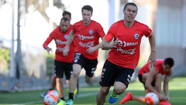 La selección chilena inicia sus trabajos con ocho jugadores de cara a la Copa Centenario