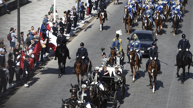Reyes de Suecia dieron fastuosa recepción a Michelle Bachelet