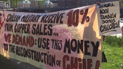   Las manifestaciones que recibieron a Bachelet en Suecia 