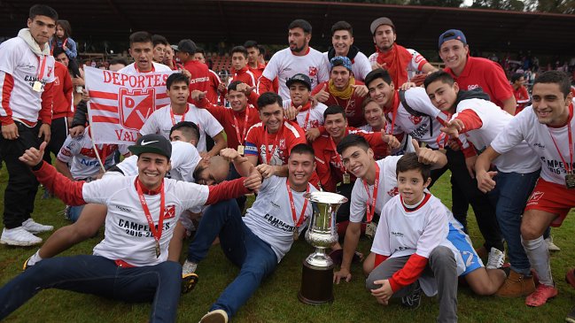 Deportes Valdivia se reunió con la ANFP para analizar su inscripción en la Primera B