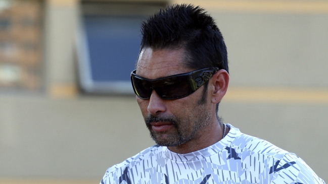 Marcelo Ríos y Claudio Bravo protagonizaron ameno saludo en Twitter