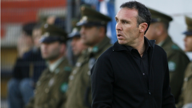 Marcelo Espina está en Chile para analizar propuesta de Colo Colo