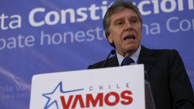 Espina: Nuestra propuesta constitucional es más seria que la del Gobierno