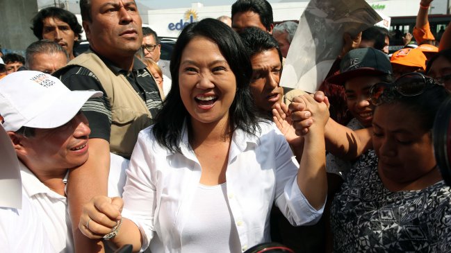 Fujimori supera a Kucyznski en último simulacro de votación