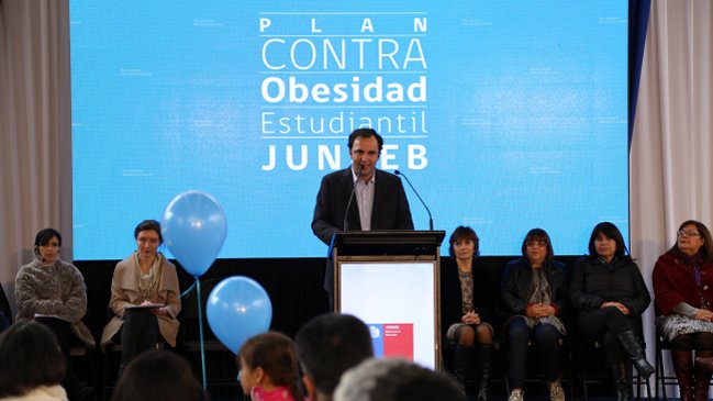 Junaeb lanzó plan contra la obesidad estudiantil