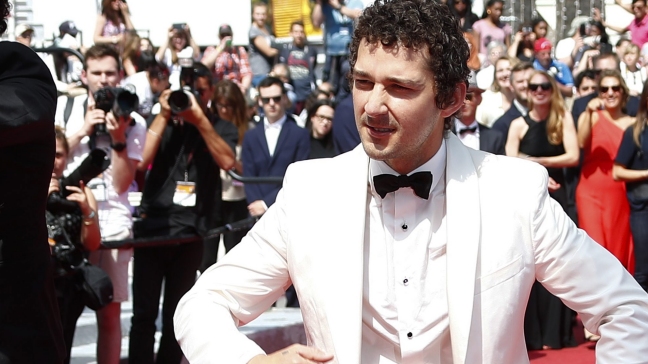 Andrea Arnold lleva a Shia LaBeouf a un extraño mundo que divide en Cannes