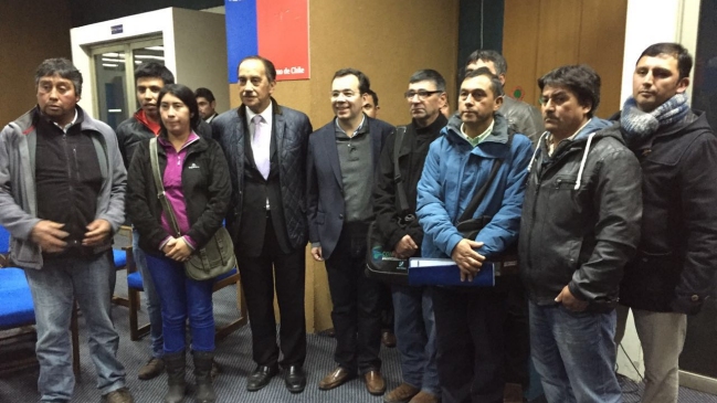 Pescadores de siete comunas de Los Lagos firmaron acuerdo con el Gobierno