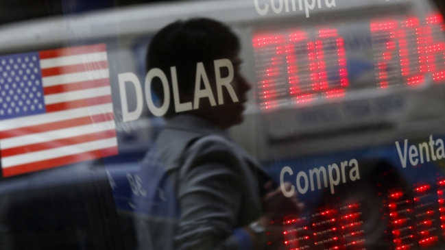 Dólar abrió la jornada al alza ante posible incremento de tasa de interés en EEUU