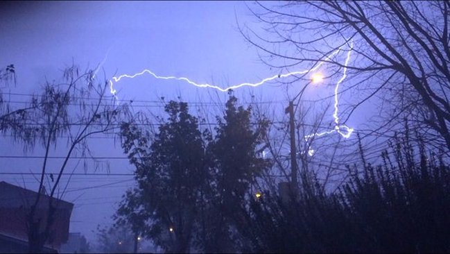 Habitantes del Maule fueron sorprendidos por tormenta eléctrica