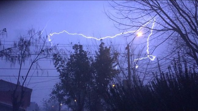 Habitantes del Maule fueron sorprendidos por tormenta eléctrica