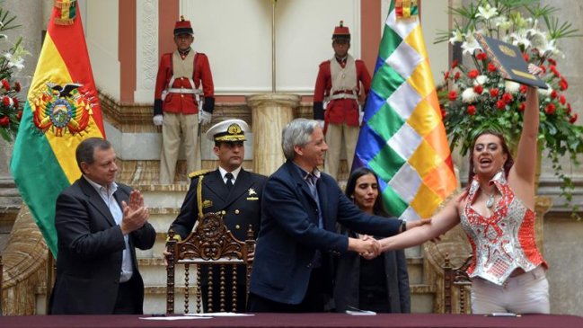 Bolivia promulga ley que permite a transexuales cambio de género y nombre