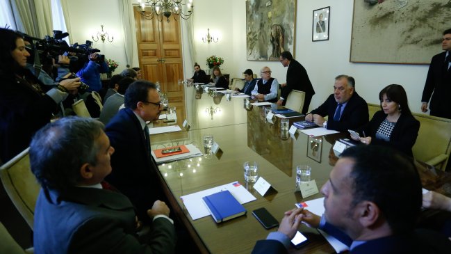 Gobierno descarta opciones como parte de ofensiva por reforma laboral