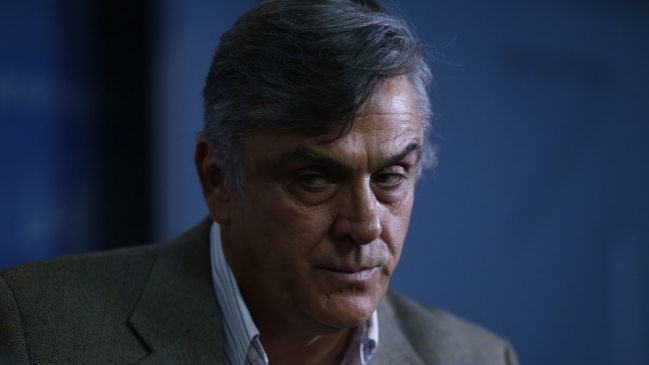 Longueira: Nunca le he solicitado dinero a Contesse ni tampoco me ha ofrecido