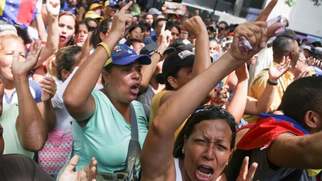 Oposición venezolana marchó en rechazo a sentencia que prohíbe manifestaciones