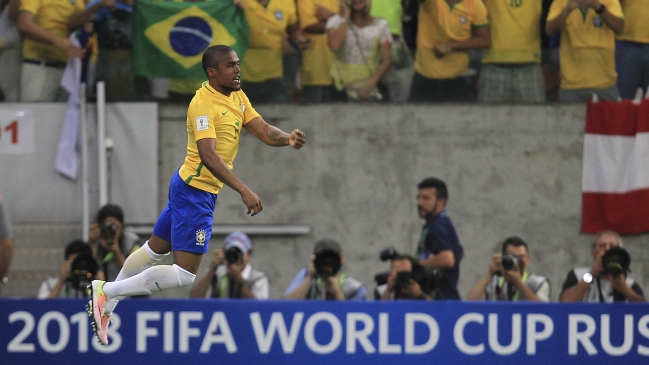Douglas Costa fue liberado de la citación de Brasil para la Copa Centenario