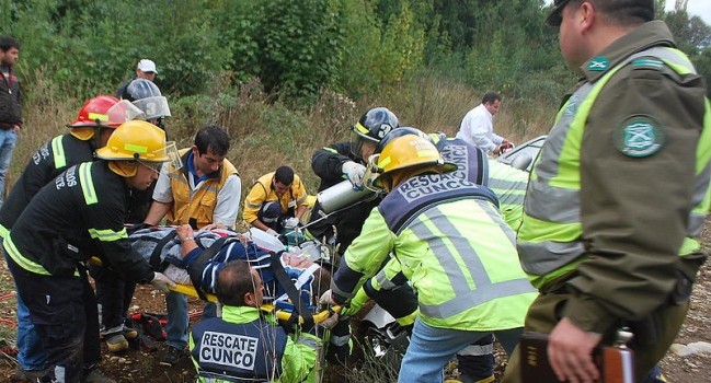 Choque de un bus contra dos autos dejó cuatro heridos en Concepción