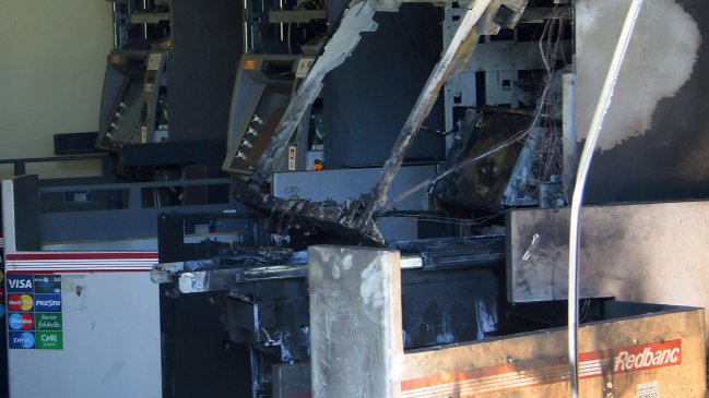 Desconocidos robaron cajero automático desde segundo piso de clínica en Providencia